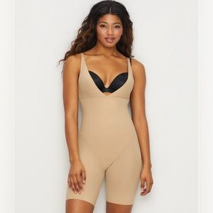 NWT Maidenform Flexees Sleek Smoothers Firm Control Singlet- Size L